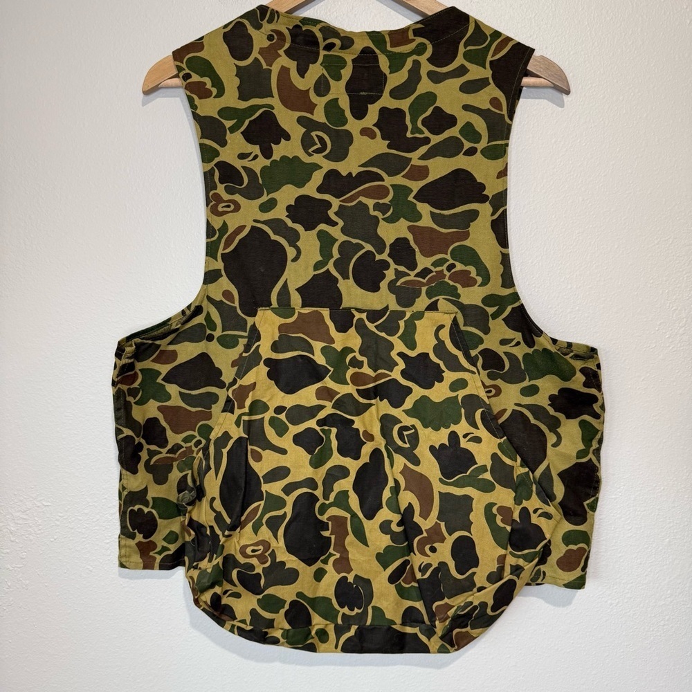Camouflage Button-Up Vest - Picture 3 of 6